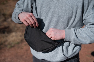 Logotrade Werbeartikel das Foto: Crescent AWARE™ RPET Half-Moon Sling Tasche