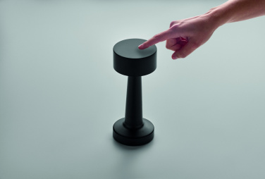 Logotrade Geschäftsgeschenke das Foto: USB-Tischlampe Metall