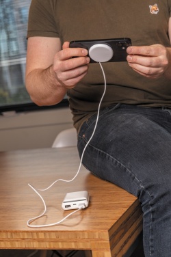 Logo trade promotional items picture of: 5W magnetic wireless charger
