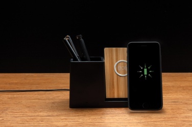 Logo trade ärikingitused foto: Ontario RCS taaskasutatud plastist 10 W juhtmevaba laadija