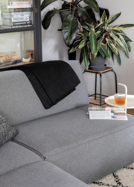 Logotrade firmakingituse foto: Fliistekk kotis