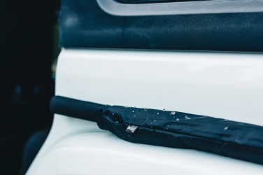 Logo trade reklaamkingi pilt: Swiss Peak Aware™ ülikerge manuaalne 25-tolline alumiinium vihmavari