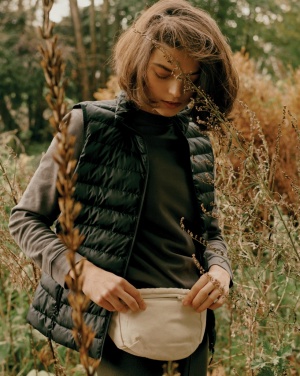 Logo trade firmakingitused foto: Iqoniq Meru naiste taaskasutatud polüestrist vest