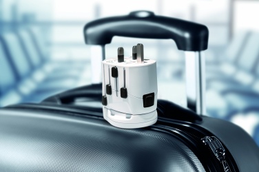 Logotrade ärikingituse foto: PRO maailm ja USB. 3-poolne