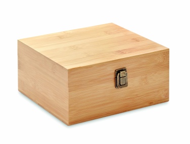 Logotrade reklaamkingi foto: Viskiklaaside komplekt puidust karbis