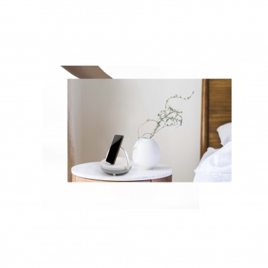 Logotrade mainoslahjat kuva: Prixton 10 W:n 4-in-1-Bluetooth®-kaiutin LED-valolla ja langattomalla latausalustalla