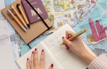 Logo trade mainoslahjat ja liikelahjat kuva: Bambukynä vehnänolki-klipsillä