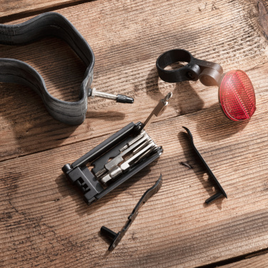 Logotrade mainostuote tuotekuva: Pyörätyökalusarja MERAPI Schwarzwolf