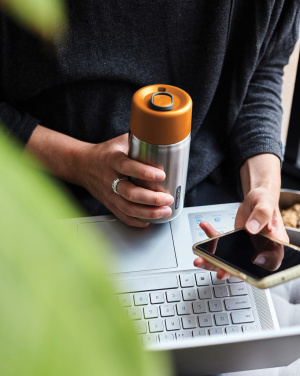 Logo trade liikelahjat mainoslahjat kuva: Musta+Blum-eristetty matkamuki ruostumatonta terästä