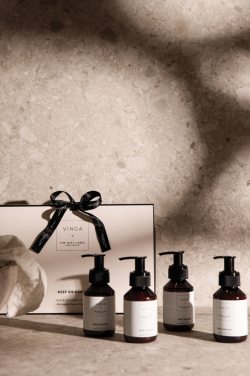 Logo trade liikelahja kuva: VINGA x TGL -vartalo- ja käsienhoitosetti