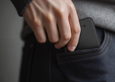 Logotrade mainoslahjat kuva: Urban Vitamin Pomona Qi2.2 25 W magneettinen varavirtalähde