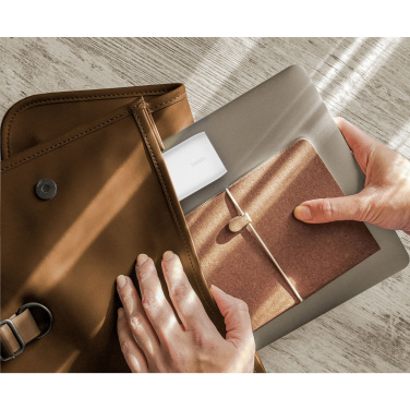 Logotrade verslo dovanos nuotrauka: Belkin BoostCharge 3 jungčių sieninis įkroviklis