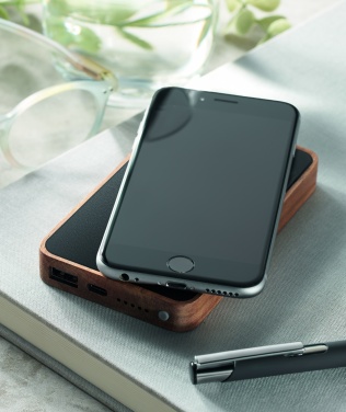 Logotrade biznesa dāvanas foto: Bezvadu 4000 mAh barošanas banka