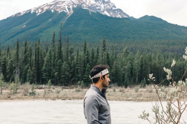 Лого трейд pекламные подарки фото: Наушники-вкладыши Swiss Peak TWS 2.0 из переработанного пластика RCS