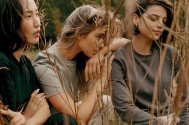 Логотрейд pекламные подарки картинка: Легкая футболка Iqoniq Sierra из переработанного хлопка