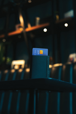 Лого трейд pекламные подарки фото: Seekcard RCS rpolyester кошелек для карт с возможностью определения местонахождения по всему миру