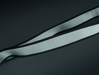 Лого трейд pекламные подарки фото: Reflective RPET lanyard