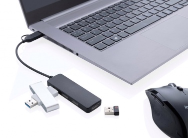 Logotrade kampanjprodukter bild: USB hub i RCS återvunnen plast med dubbel input