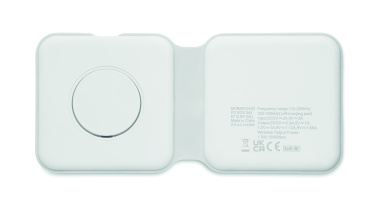 Logotrade profilprodukter bild: 2 i 1 hopfällbar laddare 15W